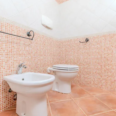 Strepitoso Bilocale Via Mosca 아파트