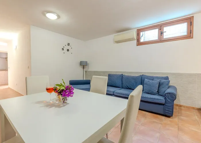 Strepitoso Bilocale Via Mosca * Ольбия